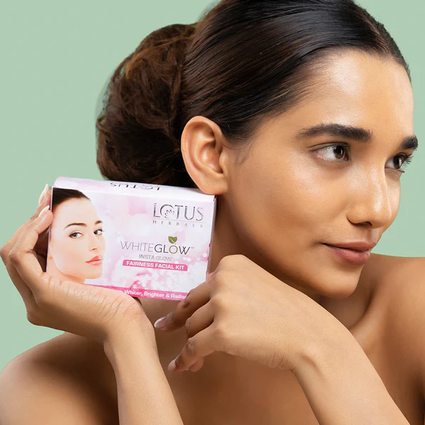 WhiteGlow InstaGlow Brightening 4 in 1 Facial Kit - Image 2